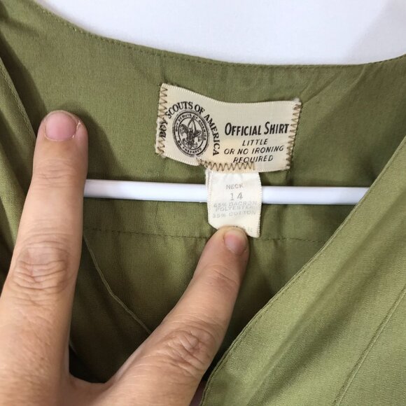 Size: Boys NECK 14  ACTUAL MEASUREMENTS APPROXIMATELY: 	PIT TO PIT 19 in / 4 - Picture 4 of 7